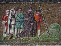 Несение креста. Мозаика базилики Сант-Аполлинаре-Нуово в Равенне. VI в. Фото: И. А. Орецкая