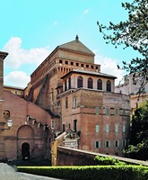 Сикстинская капелла в Ватикане. 1473–1483 гг. Архит. Б. Понтелли. Фотография. 2017 г. Фото: Saiko / Wikipedia