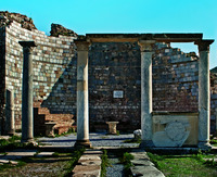 Многоступенчатый синтрон в ц. Пресв. Богородицы в Эфесе. VI в. Фотография. 2021 г. Фото: В. Е. Сусленков