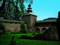 Юго-восточная («библиотечная») башня. Фотография. 2008 г. Фото: Cezar Suceveanu / Wikimedia Commons