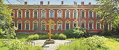 Келейный (бывш. Трапезный) корпус. 1856–1859 гг. Архит. К. И. Брандт. Фотография. 2020 г. Фото: Ф. А. Зверев