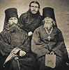 Игум. Антоний (Бочков) (справа), с духовными чадами. Фотография. 60-е гг. XIX в.