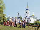 Крестный ход в монастыре на праздник ап. Иоанна Богослова. Фотография. 2024 г. Фото: gatchinaeparhia.ru