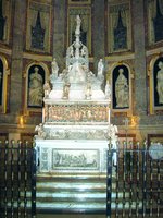 Гробница св. Доминика в базилике Сан-Доменико в Болонье