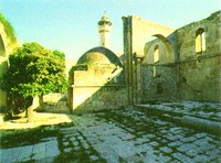 Мечеть (ок. 1892) на руинах ц. св. Иоанна Предтечи (XII в.) в Самарии