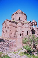 Церковь Сурб Хач. Вид с юго-запада. 915–921 гг.