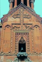 Церковь-усыпальница Аствацацин. 1301 или 1321 г. Верхний ярус зап. фасада