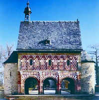 Надвратная Никольская часовня в Лорше. 763–774 гг.