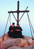 Крест на вершине горы Афон. Фотография. Кон. ХХ в.