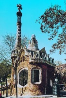 Павильон в парке Гуэля в Барселоне. 1900-1914 гг. Архит. А. Гауди. Фотография